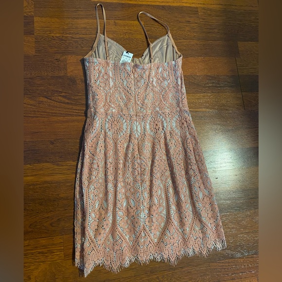 XS nwt Express lace mini dress - Picture 2 of 2